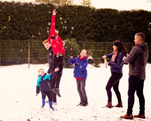 outdoor winter photography family shoot at Antrim Castle gardens